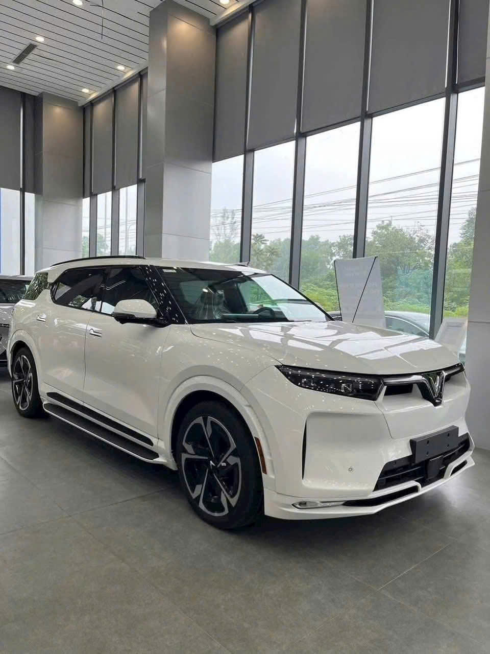 Đánh Giá VinFast VF9 Plus: SUV Điện Cao Cấp Đẳng Cấp, Sẵn Xe Giao Ngay