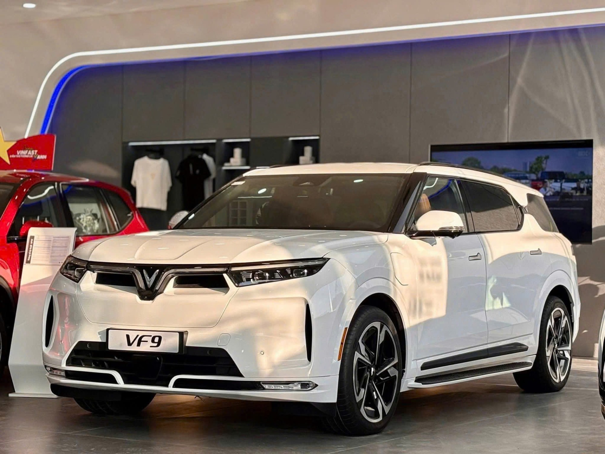 Đánh Giá VinFast VF9 Plus: SUV Điện Cao Cấp Đẳng Cấp, Sẵn Xe Giao Ngay